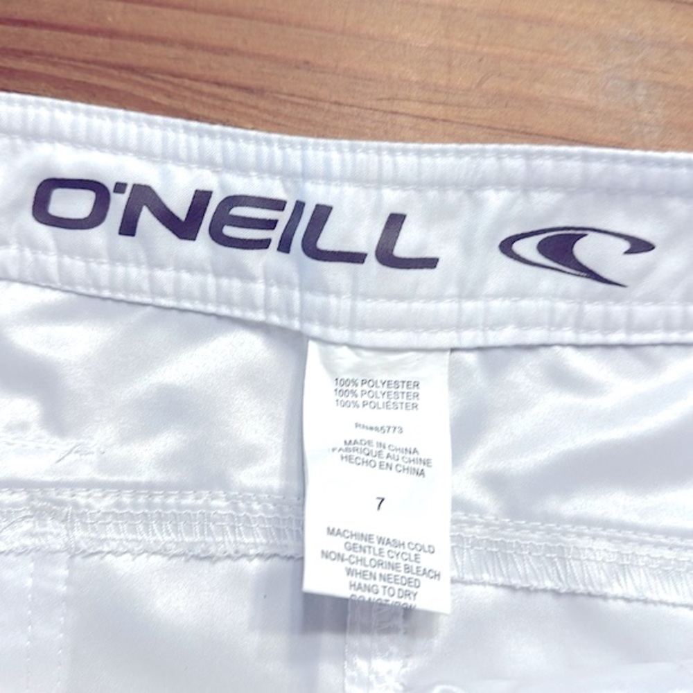 O’Neill Women’s Saltwater Solid Boardshorts 5’’ Inseam. - Picture 6 of 7